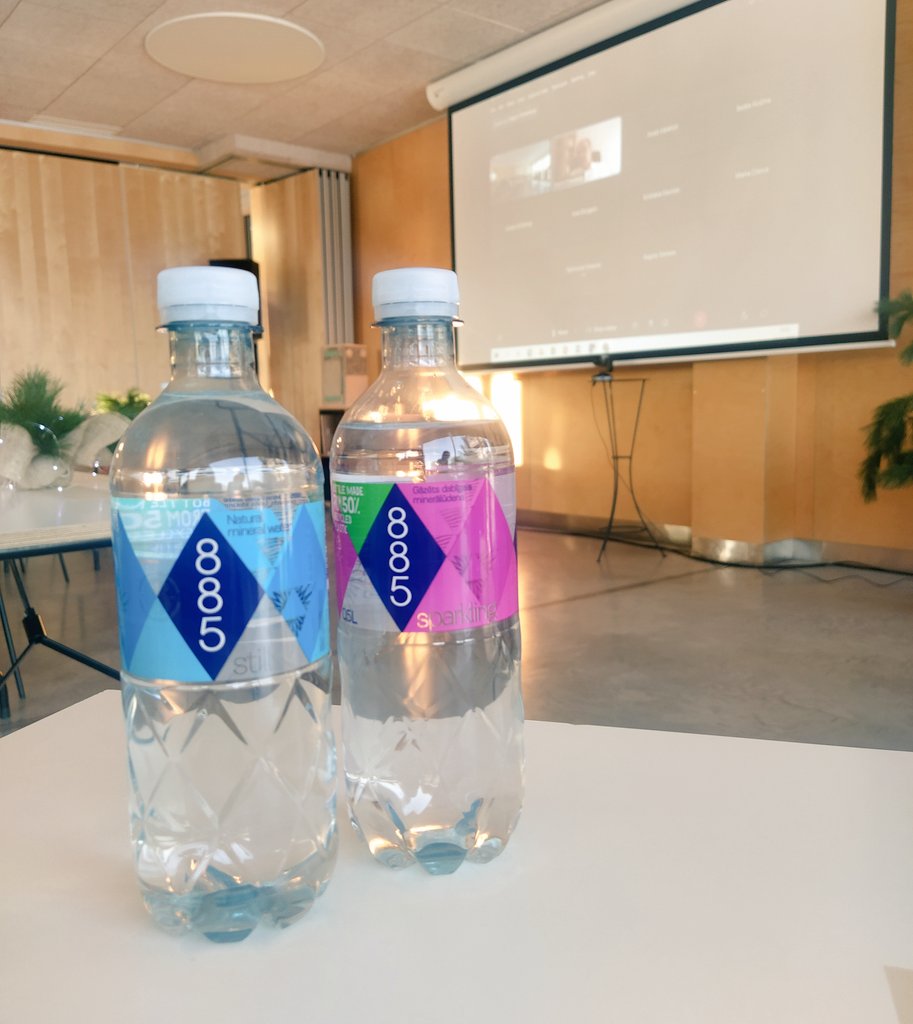 Auseklis_avize's tweet photo. Cik patīkami, ka Limbažu novada uzņēmēju konferencē uz galda ir pašu teritorijā ražots ūdens. #Aloja #Limbažunovads https://t.co/XEKt0mhbEz
