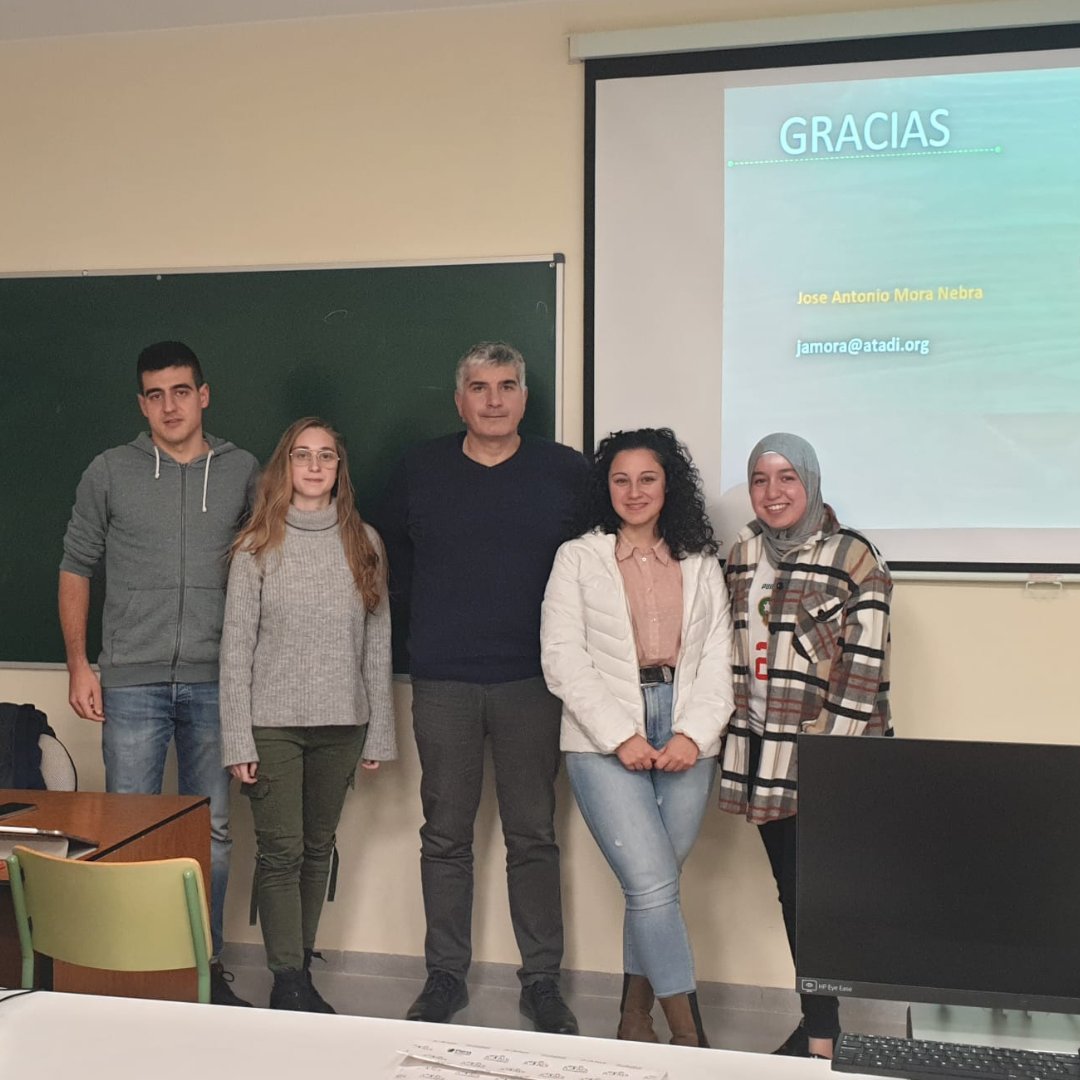 ataditeruel's tweet photo. José Antonio Mora, director administrativo de ATADI, dio una charla del #ProgramaExpertia en la asignatura Dirección de Entidades de #EconomíaSocial de #ADE en la @fcsh_teruel @unizar ¡Gracias al profesorado por contar con ATADI una vez más! #FCSH #Teruel #ADETeruel @feuzgz https://t.co/WqsHzo4tgv
