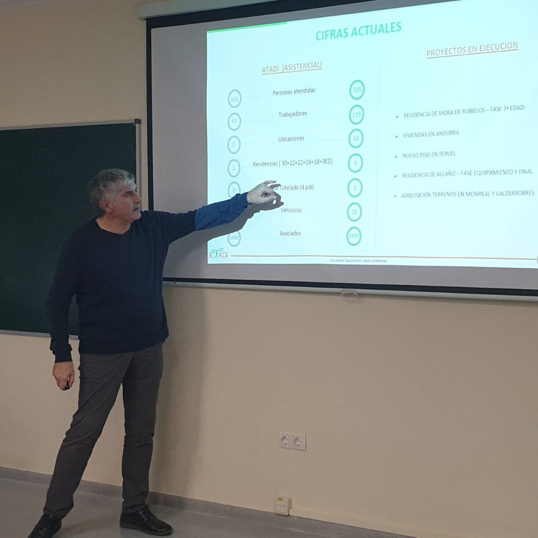 ataditeruel's tweet photo. José Antonio Mora, director administrativo de ATADI, dio una charla del #ProgramaExpertia en la asignatura Dirección de Entidades de #EconomíaSocial de #ADE en la @fcsh_teruel @unizar ¡Gracias al profesorado por contar con ATADI una vez más! #FCSH #Teruel #ADETeruel @feuzgz https://t.co/WqsHzo4tgv