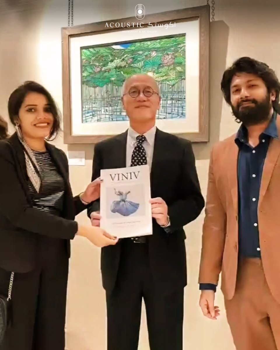 acousticksa's tweet photo. The artist Viniv @FingerViniv is pictured with the ambassador of Japan, Mr. Fumio Iwai, and his wife, Reiko Iwai at the Acoustic event.
@japanembassy_ksa 
#japan #japanembassyksa #japanambassador #acousticksa #art #exhibition #artgallery #riyadh #riyadhlife #ksa https://t.co/66zH2iTF19