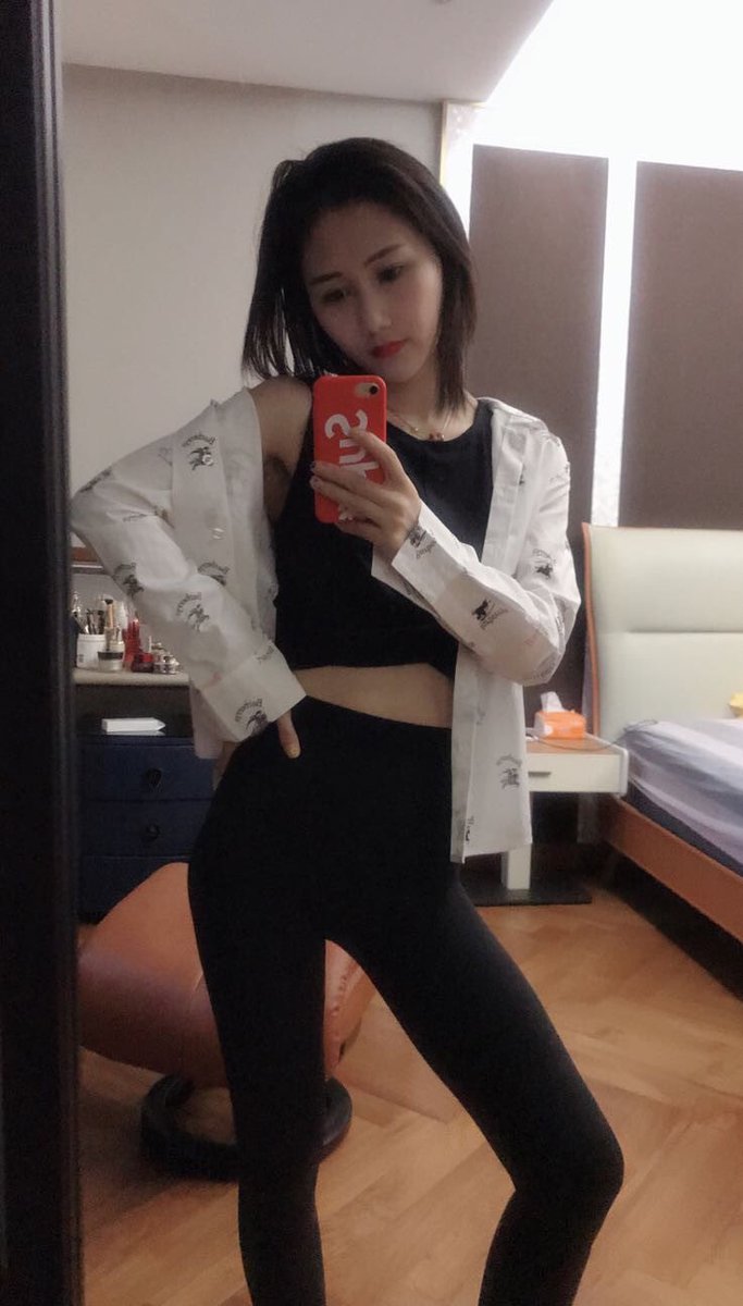 jin022158's tweet photo. Beauty is a woman's nature, but every time I go out, I am very entangled and don't know how to match to make myself more beautiful.😊 https://t.co/PvIa9HQmnx