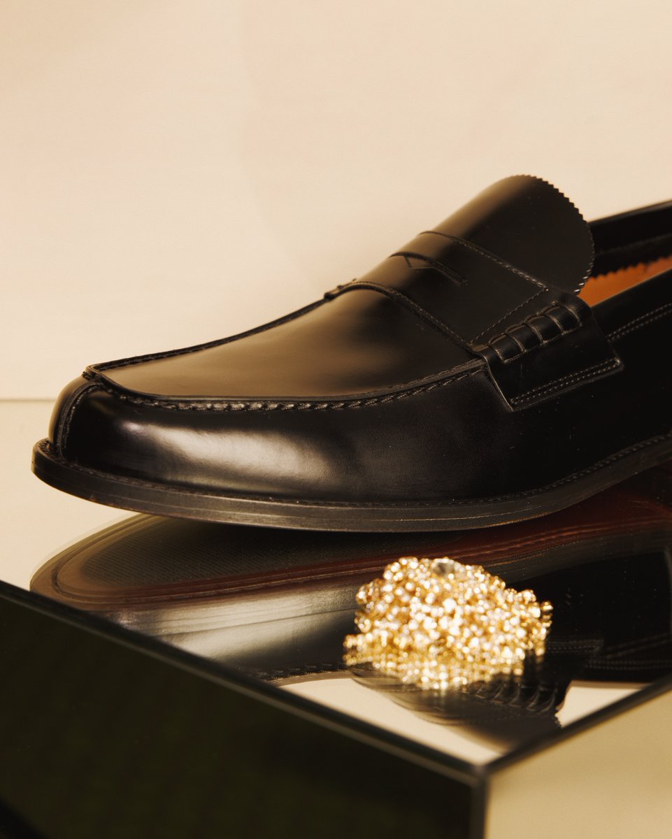 Explore a collection of gifts that accounts for everything from gala events to cosy nights. Timeless styles are forever, not just for Christmas.

#Christmas #MadeWellSince1877 #CraftingTheFuture #AW22