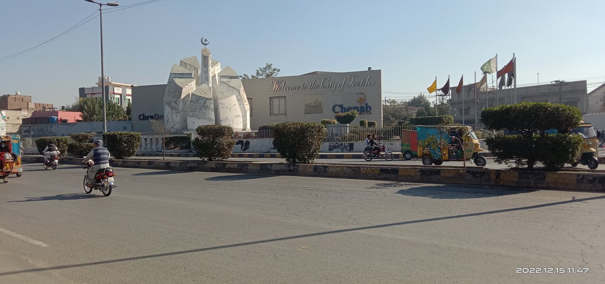 be_positive05's tweet photo. ".Far & Away The Best Prize That Life Offers is The Chance To Work Hard at Work Worth Doing."
At The City Of Textiles : Faisalabad {Lyallpur}.
Tags Please Ignore:
.
.
#aucrowns #picoftheday #pic #picture #faisalabad #click #follow #foryou #viral #faisalabaddiaries #CEO #ceomind https://t.co/xkF41po3k7