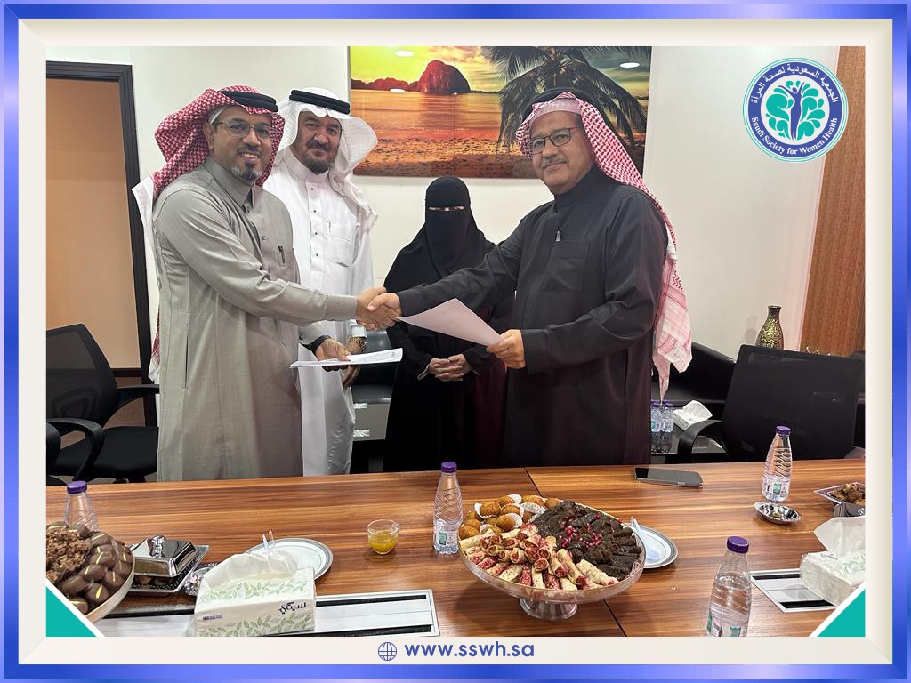 sswhsa's tweet photo. ضمن رؤية الجمعية السعودية لصحة المرأة تعزيز سبل الشراكة والتعاون مع الجمعيات الصحية السعودية.حيث تم اليوم التوقيع والاتفاق مع الجمعية السعودية للوبائيات بحضور
د. سمير سندي رئيس جمعية صحة المرأة  د. سامي المدرع رئيس جمعية الوبائيات أ.د. توفيق خوجة أمين عام اتحاد المستشفيات العربية https://t.co/pUlBSswg1B