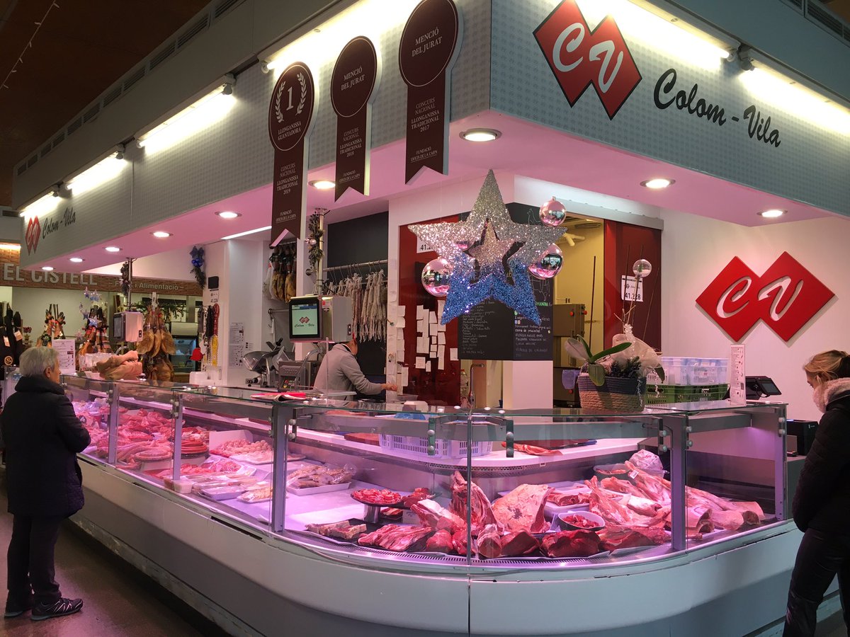 Dies d’activitat al #MercatManlleu preparant els àpats d’aquestes festes.
Feu els vostres encàrrecs amb antelació 😜
#elmercatetcuida