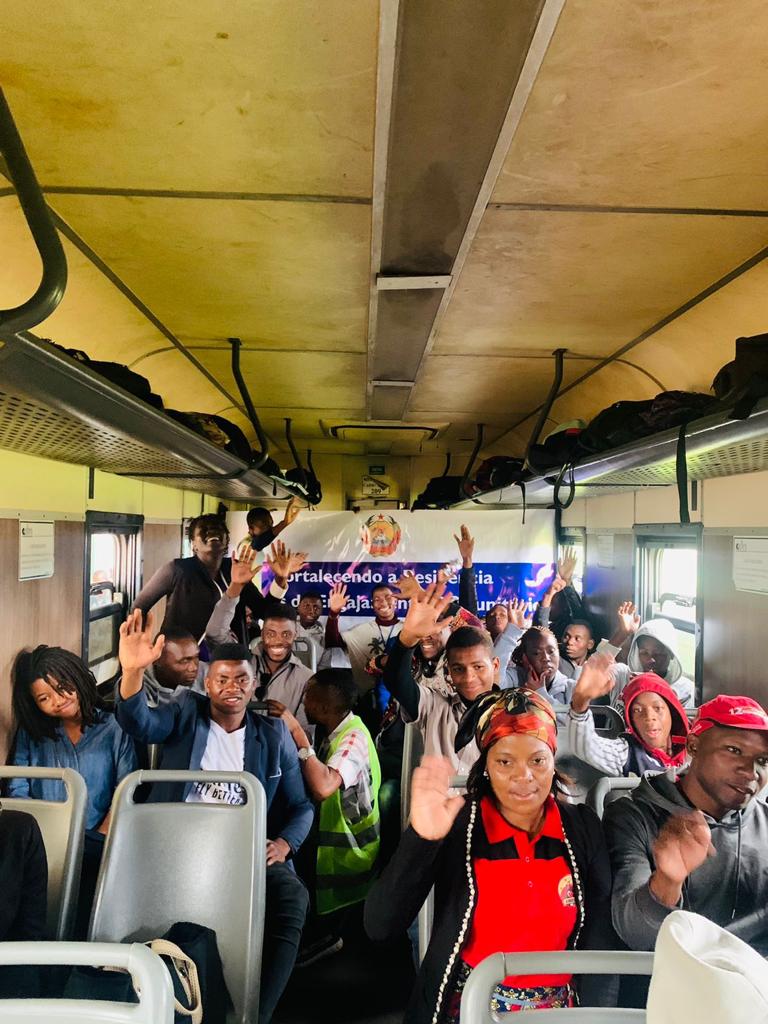 IOM_Mozambique's tweet photo. 200 youth from Lichinga, Mecula and Muembe districts travel to attend a Peace&amp;Sustainable Development Conference, hosted by IOM &amp; provincial government to promote #communitystabilization and increase #socialcohesion among youth across #Niassa province.

Supported by @NorwayInMoz. https://t.co/WffFJHVeFA