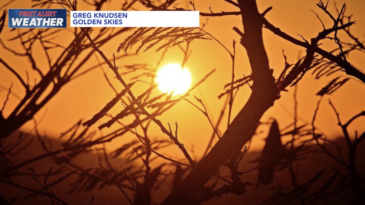 gerGnesdunK's tweet photo. 🌅 B R A N C H I N G O U T
📷 12.14.22
1⃣ Sunset thru branches.
2⃣ As seen on #HawaiiNewsNow weather.
3⃣ Another view with branches ...
4⃣ ... and without.
#⃣ #Hawaii #Ohu #Honolulu #Sunsets #HNN https://t.co/68xke67azv
