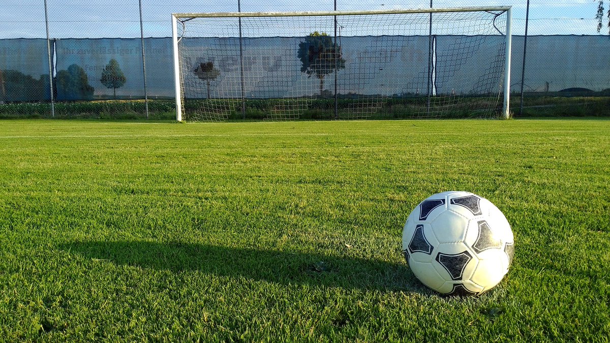 stefaanvdjeught's tweet photo. Voetbal: de regels van de #FIFA en de #uefa die elke nieuwe competitie, zoals de #europeansuperleague aan een vergunning onderwerpen, stroken met de EU-mededingingsregels, aldus het advies van AG Rantos aan het #EU-Hof. Zaak C-333/21 European Super League #sport #mededinging https://t.co/5gobO71YXi