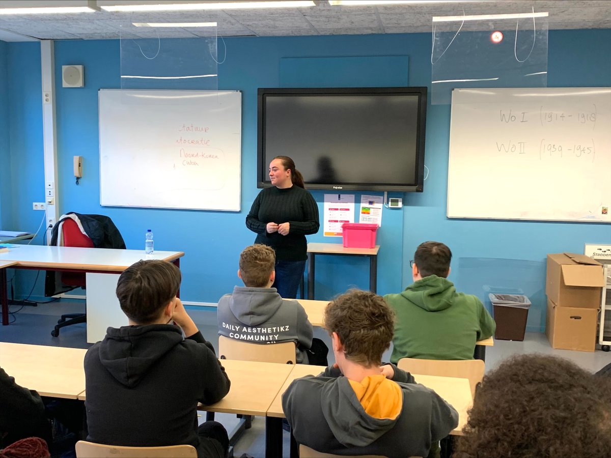 Onze collega Loes Baden ging naar haar ‘oude’ middelbare school RSG ‘t Rijks in Bergen op Zoom om voorlichting te geven over haar werk en toekomstige beroep als Gerechtsdeurwaarder. Loes volgt op dit moment de opleiding tot...

bit.ly/3PBnnys
