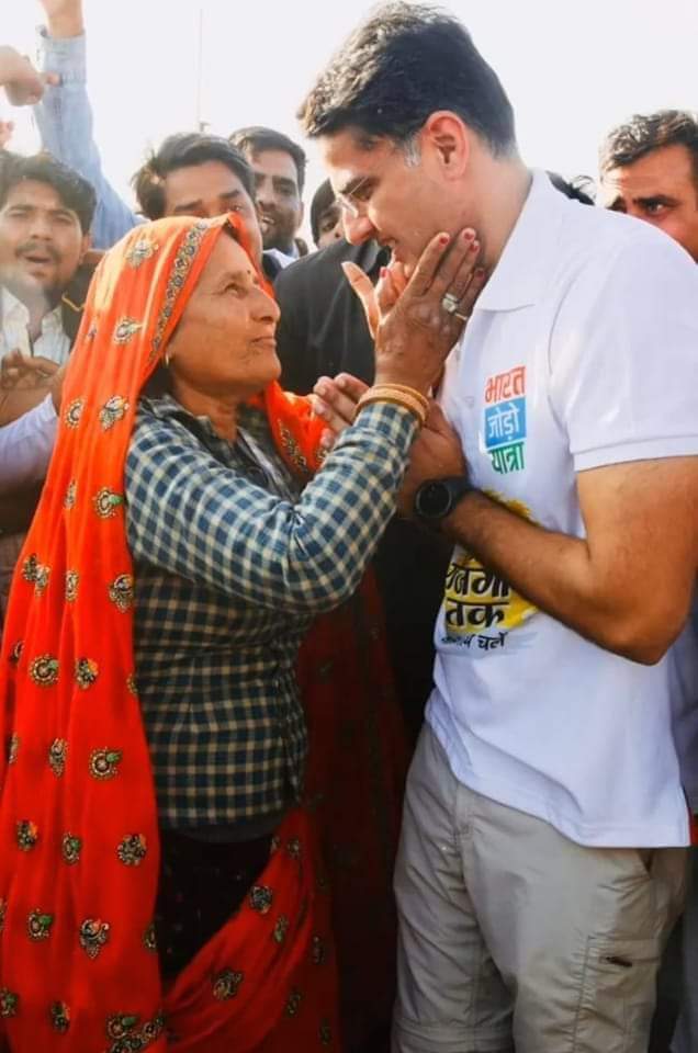 ओ भाया, वा तेरी समाज सूं खैर #पांचना_बांध की नहर न कू तो खुलवा दे,भोत परशानी हो रही है छोरा।
सम्माननीय <a href="/SachinPilot/">Sachin Pilot</a> जी तस्वीर बोलतीं अभी भी वक्त है??
नोट -- पहले सर्व समाज के किसान भाईयों के बीच में वायदा भी था एक दिन किस्मत सबका साथ देती है !!