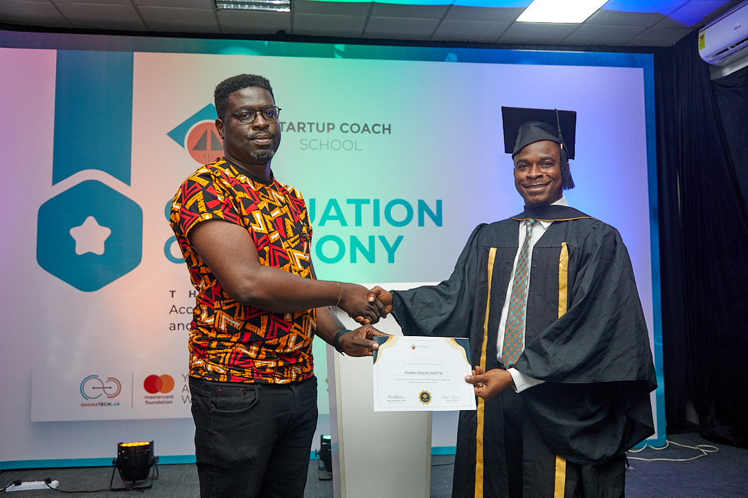 GhanaTechLab's tweet photo. 𝗚𝗿𝗮𝗱𝘂𝗮𝘁𝗶𝗼𝗻 𝗖𝗲𝗿𝗲𝗺𝗼𝗻𝘆 𝗼𝗳 𝗦𝘁𝗮𝗿𝘁𝘂𝗽 𝗖𝗼𝗮𝗰𝗵 𝗦𝗰𝗵𝗼𝗼𝗹

10 coaches were awarded certificates for graduating from the Startup Coach School. 

#StartupCoachSchool
#GraduationCeremony
#GTLImpact
#GhanaTechLab https://t.co/KPnFAIkbxP