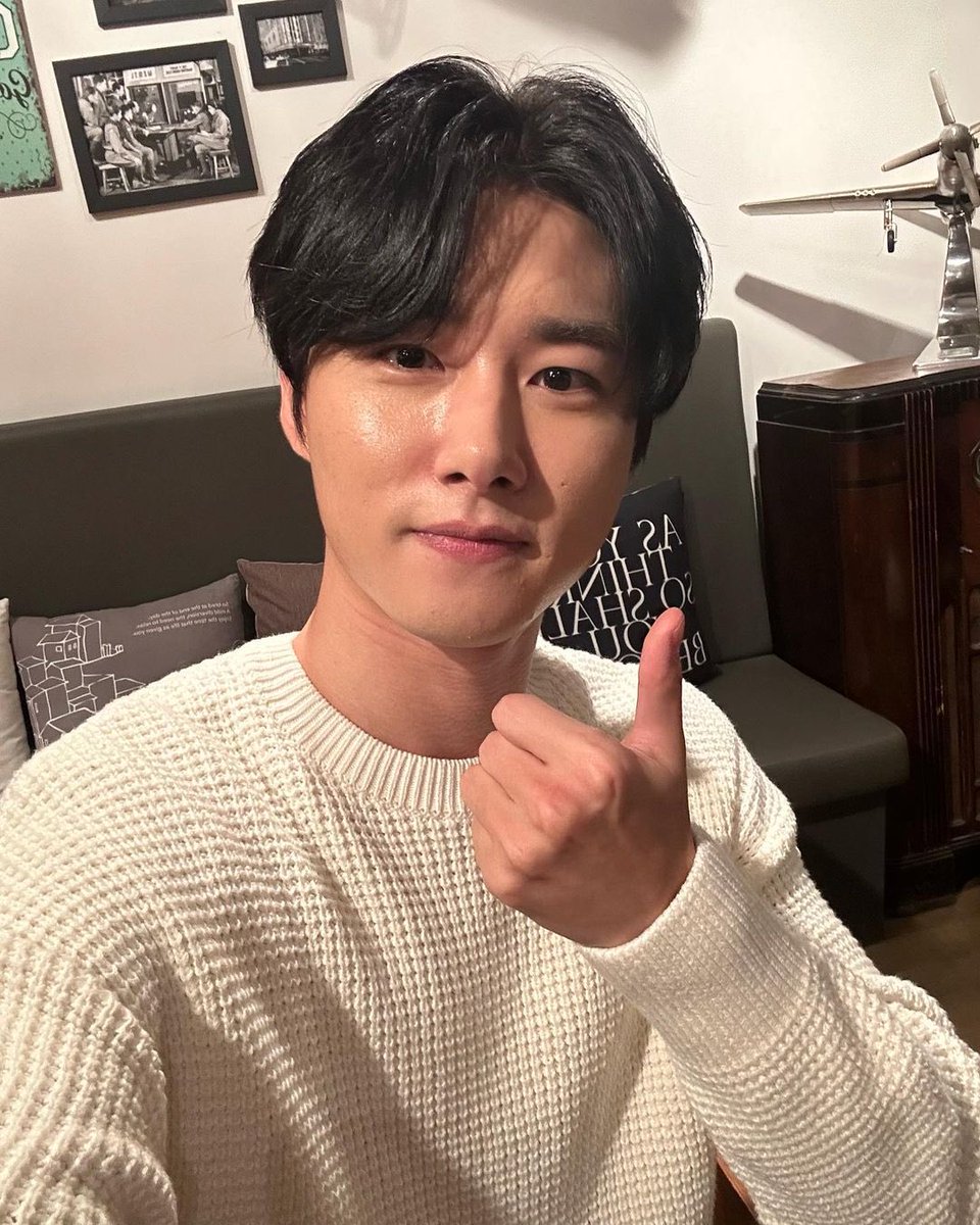 parksolomon_kr's tweet photo. Lomon and Seo Jihoon's selca from today's interview!! ❤️

#LOMON #로몬
#RevengeOfOthers #3인칭복수 https://t.co/zlqVxjhy1A