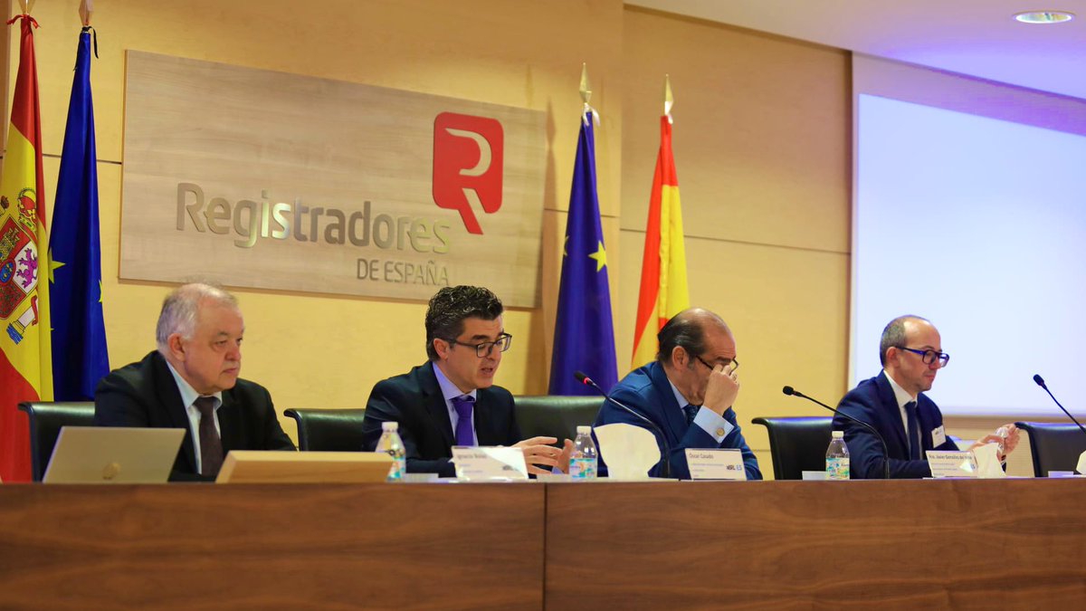 Registradores de España tweet media