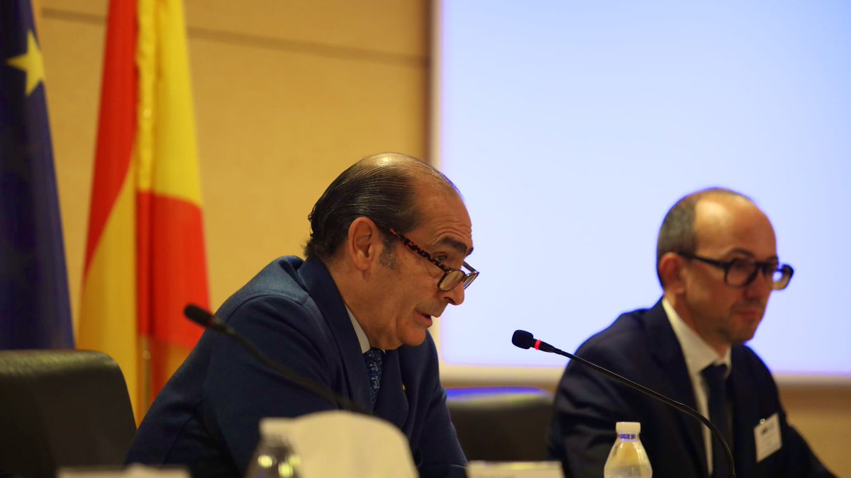Registradores de España tweet media