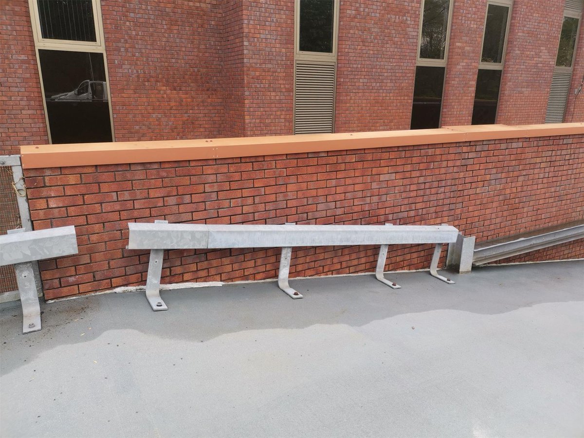 TheNuLifeGroup_'s tweet photo. Let’s talk RESULTS👏🏻 

Using our DOFF Steam System the team successfully removed all organic staining from the metal barriers &amp; coping covers. 

Well done team 💪🏻 

Get a quote today by using the link in our bio! https://t.co/eyps4sIrI5