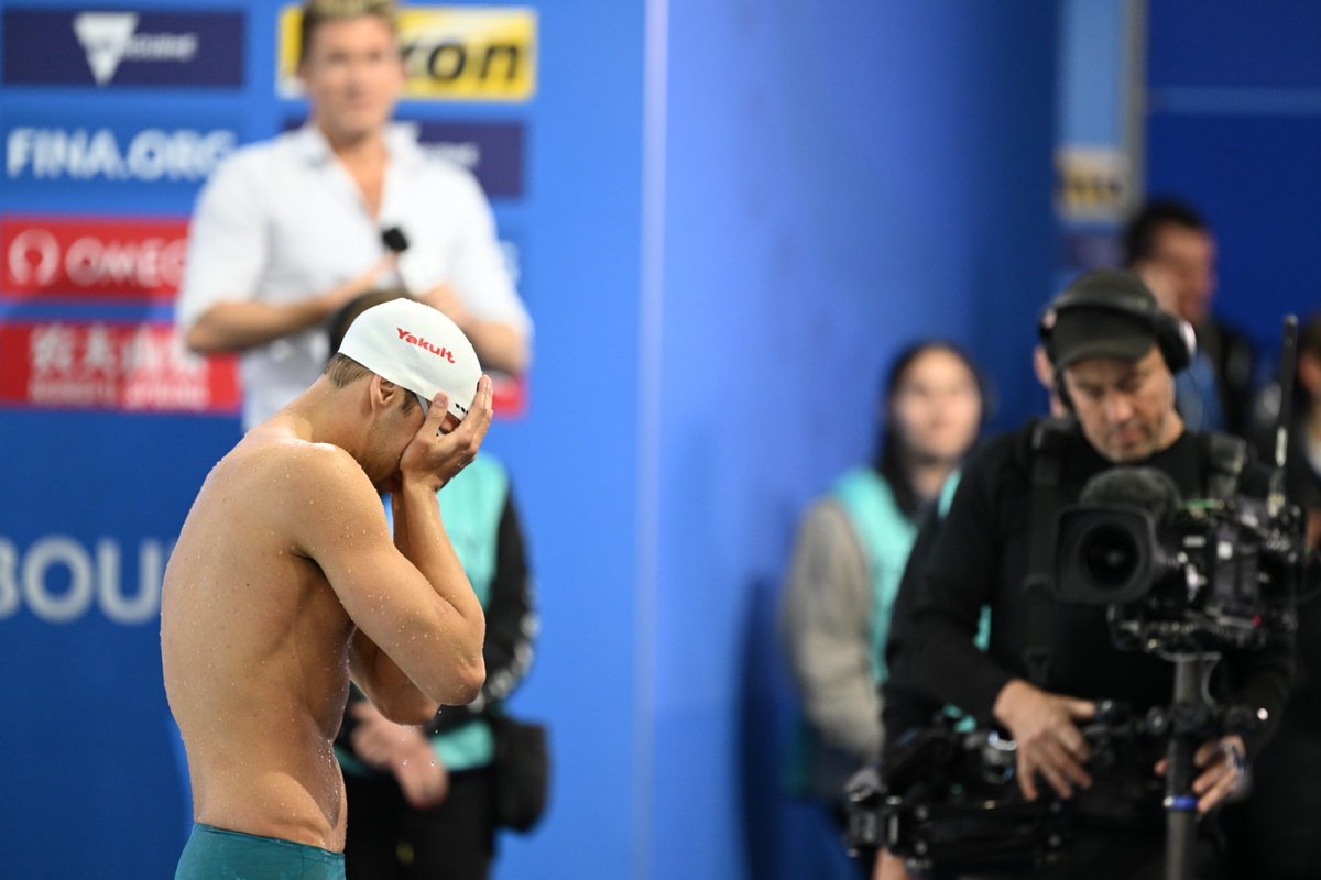 WorldAquatics's tweet photo. Chad is back!!! What a special moment😭
World Champion in the 200m Fly once again!
#FINAMelbourne22 https://t.co/3uvHFVBFX1