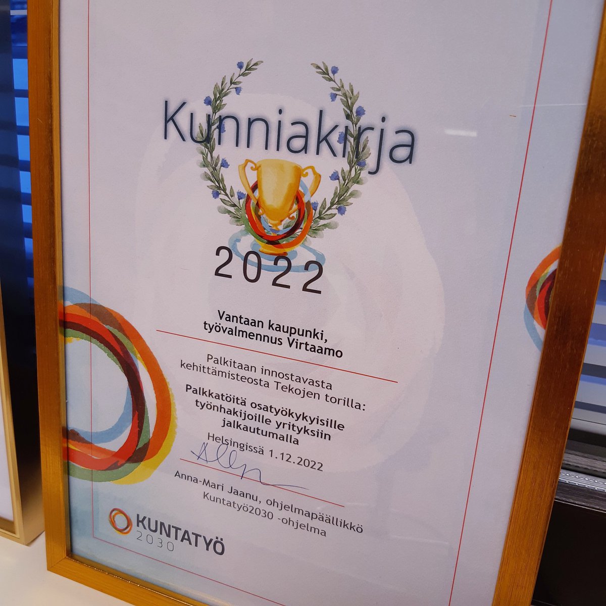 Vuosi lähenee loppuaan ja myös työvalmennus Virtaamo siirtyy 1.1.2023 Vantaan ja Keravan hyvinvointialueelle. Tänä vuonna saimme jälleen Kuntatyö-palkinnon, tällä kertaa jalkautumismallin kehittämisestä työpaikkojen löytämiselle. <a href="/Vantaansote/">Vantaan sote</a> @VaKehvalue