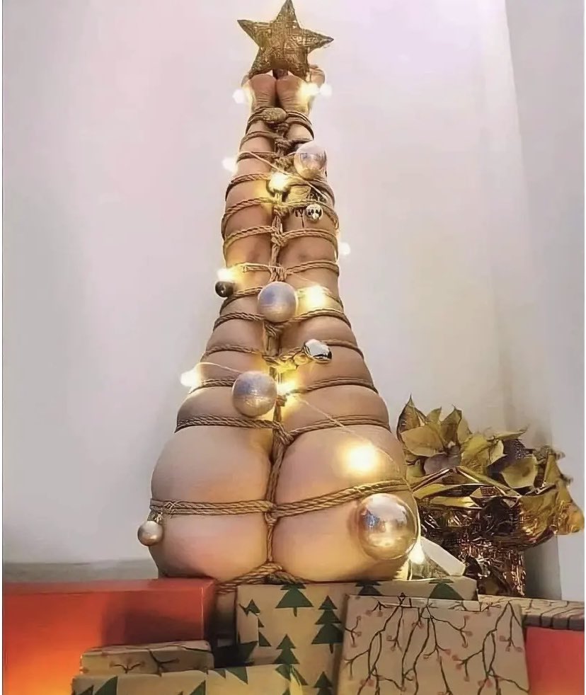 Now this is a tree I’d have fun deteriorating in my house.