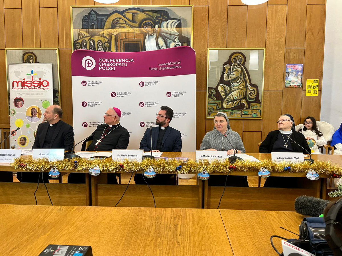 EpiskopatNews's tweet photo. S. Monika Juszka RMI z @pdm_missio powiedziała o projektach realizowanych dzięki ofiarom m. in. z akcji #KolednicyMisyjni. W 2021 r. wraz z innymi ofiarami dzieci z #PDMD udało się zebrać ponad 1 mln 650 tys. zł. https://t.co/LZpCGbcWJy