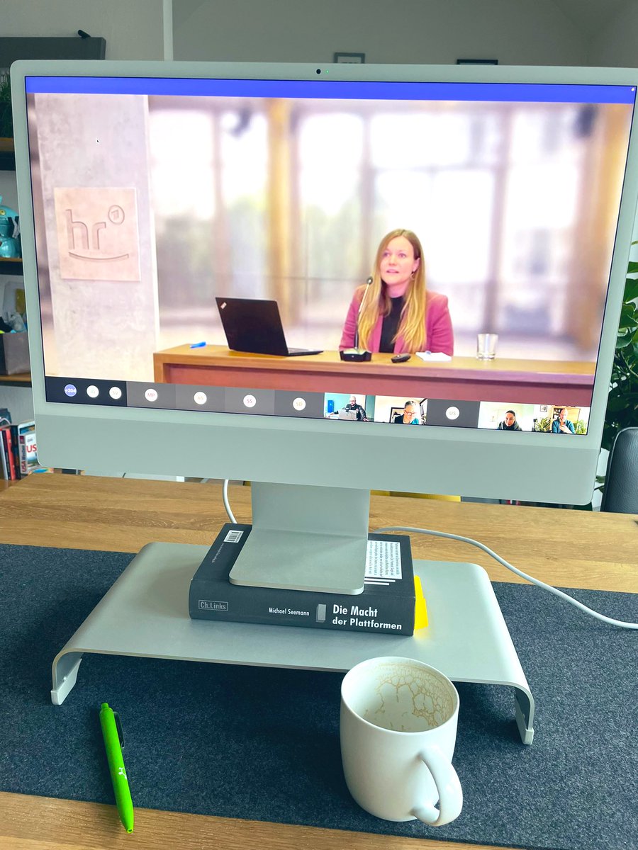 Wahre Worte zum #CommunityManagement von <a href="/HeinbachD/">Dominique Heinbach</a>: "Die Community sind nicht nur die Leute, die da schreiben – die Community ist mehr als das!" 🤙
 #cmko22