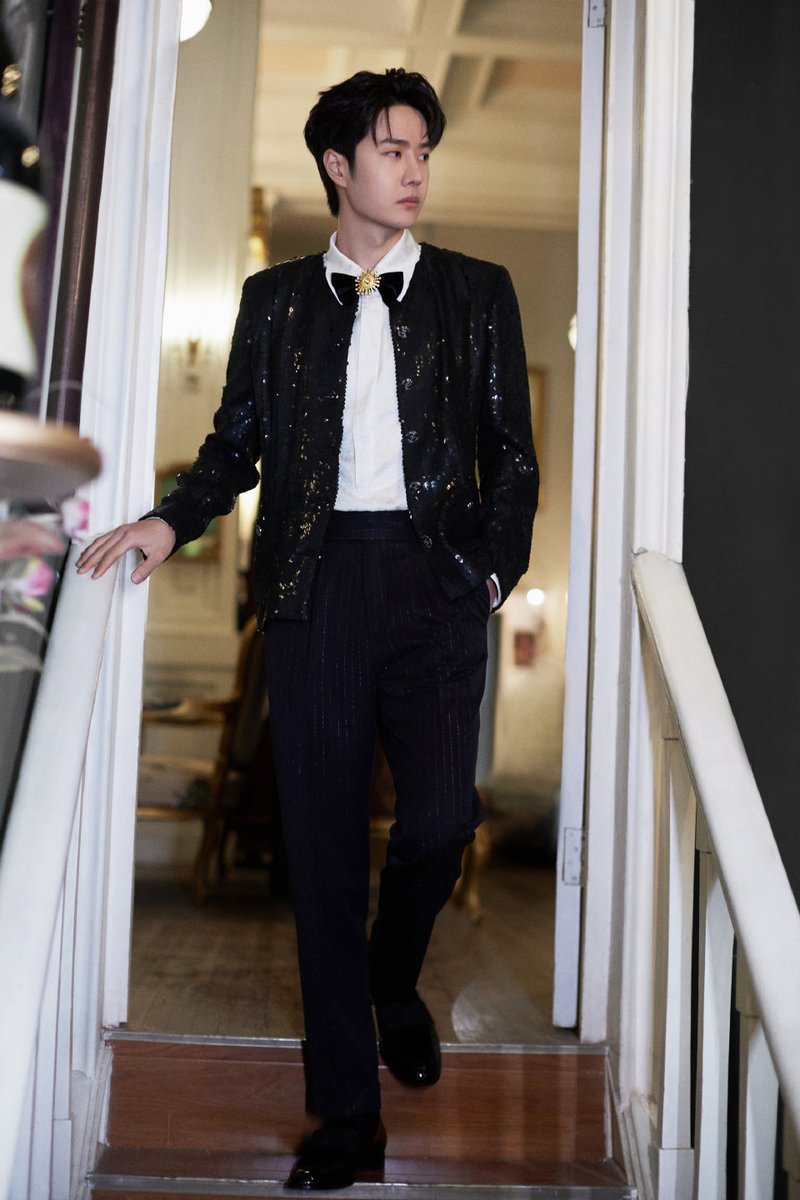 ZSWW_MM_FC's tweet photo. 2022.12.15 YIBO-OFFICIAL Weibo Update(1/3)
WangYibo GQ Men of The Year 2022
ရှန်ဟိုင်းရဲ့အလင်းရောင်ကိုအတူတူခံစားပြီး ကြယ်ရောင်စုံတဲ့ညကိုစောင့်လိုက်ပါ။ +

#WangYiBo王一博 #၀မ်ရိပေါ်
#WangYibo_GQMOTY2022
#XTFMM
#ZSWWMMFC https://t.co/HyiooxVHk4