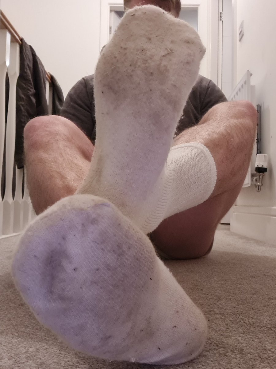 henchgymlad's tweet photo. White dirty socks!
#socks #dirtsocks #Whitesocks #feet #bigfeet #dirtywhitesocks #gym #muscles #gay #bi #strong #dom #findom #dominant #domination #power #strength #onlyfans #fans #follow #sub #subscribe #pay https://t.co/Oi8ILc7SPz