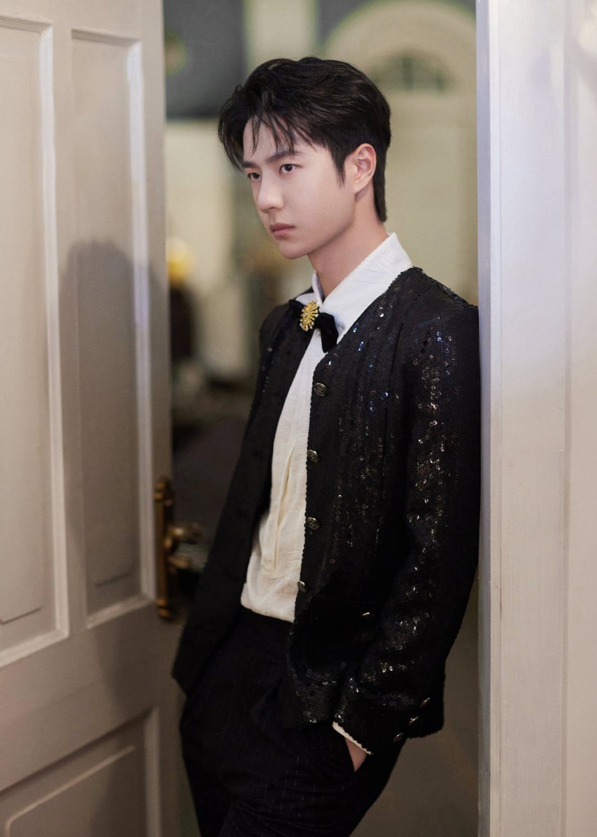 ZSWW_MM_FC's tweet photo. WangYibo GQ Men of The Year 2022 (2/3)
+@UNIQ-王一博 သည်CHANEL 2022/23အစောပိုင်းနွေဦး အားလပ်ရက်စီးရီးမှရောင်စုံပန်းထိုးအင်္ကျီနှင့်+

#WangYiBo王一博 #၀မ်ရိပေါ်
#WangYibo_GQMOTY2022
#XTFMM
#ZSWWMMFC https://t.co/atZm0t8QT6