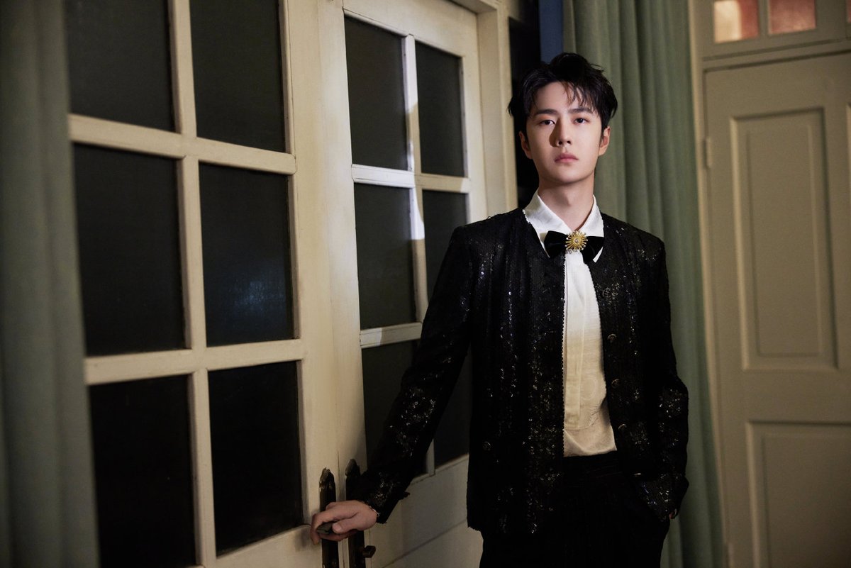 ZSWW_MM_FC's tweet photo. WangYibo GQ Men of The Year 2022 (2/3)
+@UNIQ-王一博 သည်CHANEL 2022/23အစောပိုင်းနွေဦး အားလပ်ရက်စီးရီးမှရောင်စုံပန်းထိုးအင်္ကျီနှင့်+

#WangYiBo王一博 #၀မ်ရိပေါ်
#WangYibo_GQMOTY2022
#XTFMM
#ZSWWMMFC https://t.co/atZm0t8QT6