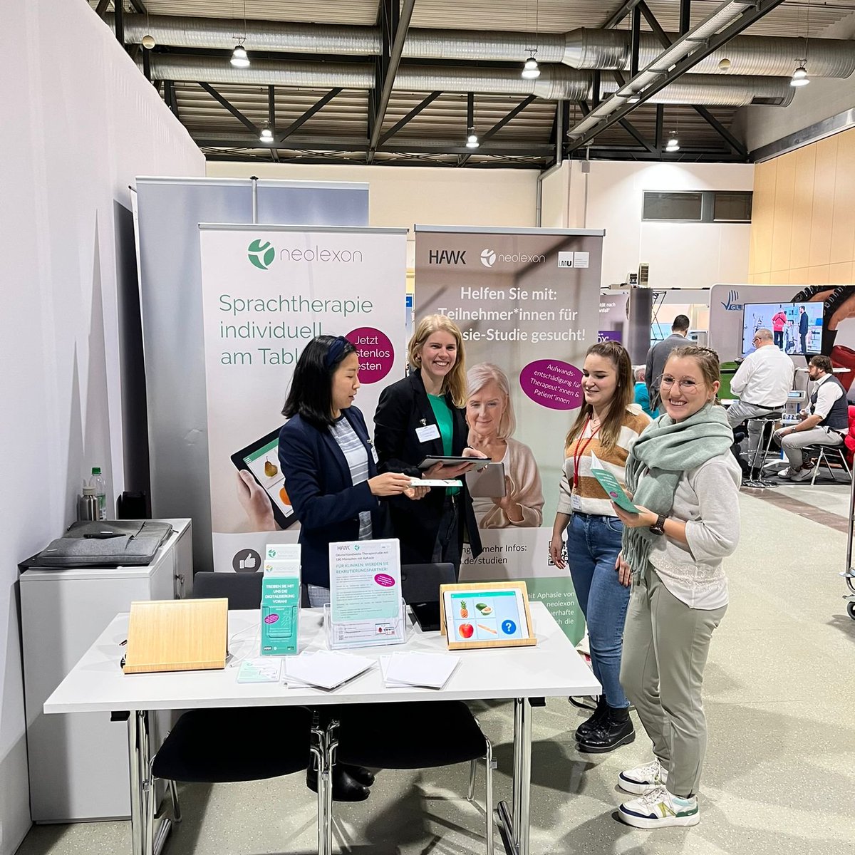 neolexon_apps's tweet photo. Vielen Dank #DGNR Tagung! Wir haben uns sehr über den persönlichen Austausch mit den Therapeut*innen und Klinikpersonal an unserem #neolexon Stand gefreut 💥#Logopädie #Aphasie #Logoapps #Sprachtherapie #DGNR2022 #Artikulation #Dresden https://t.co/W9eqi6dger