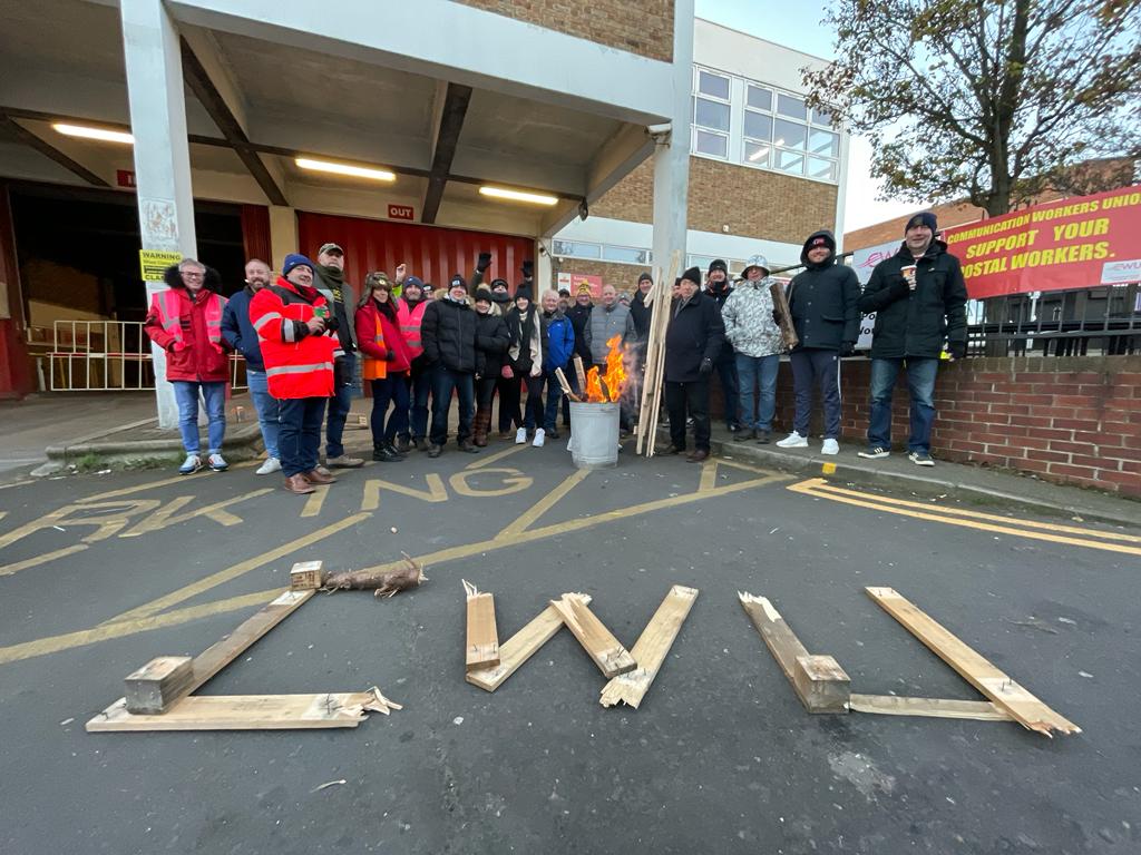 Getting creative at Barnsley Delivery Office with supporters #StandByYourPost