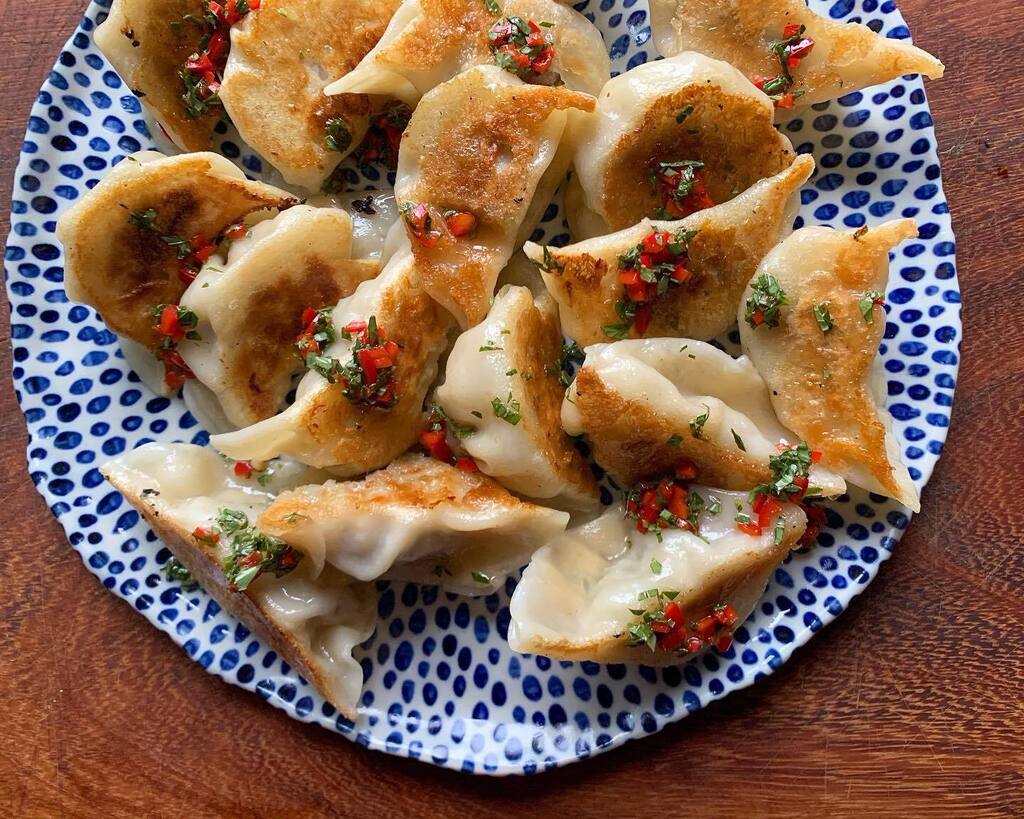 If you are panicking about postal strikes or still searching for a brilliant gift for someone who is a bit tricky to buy for then I may have an answer. 

Dumpling making evenings: Potstickers &amp; Gyoza - Thursday 23rd &amp; Friday 24th February 

Join us for a… instagr.am/p/CmLtc7djZgE/
