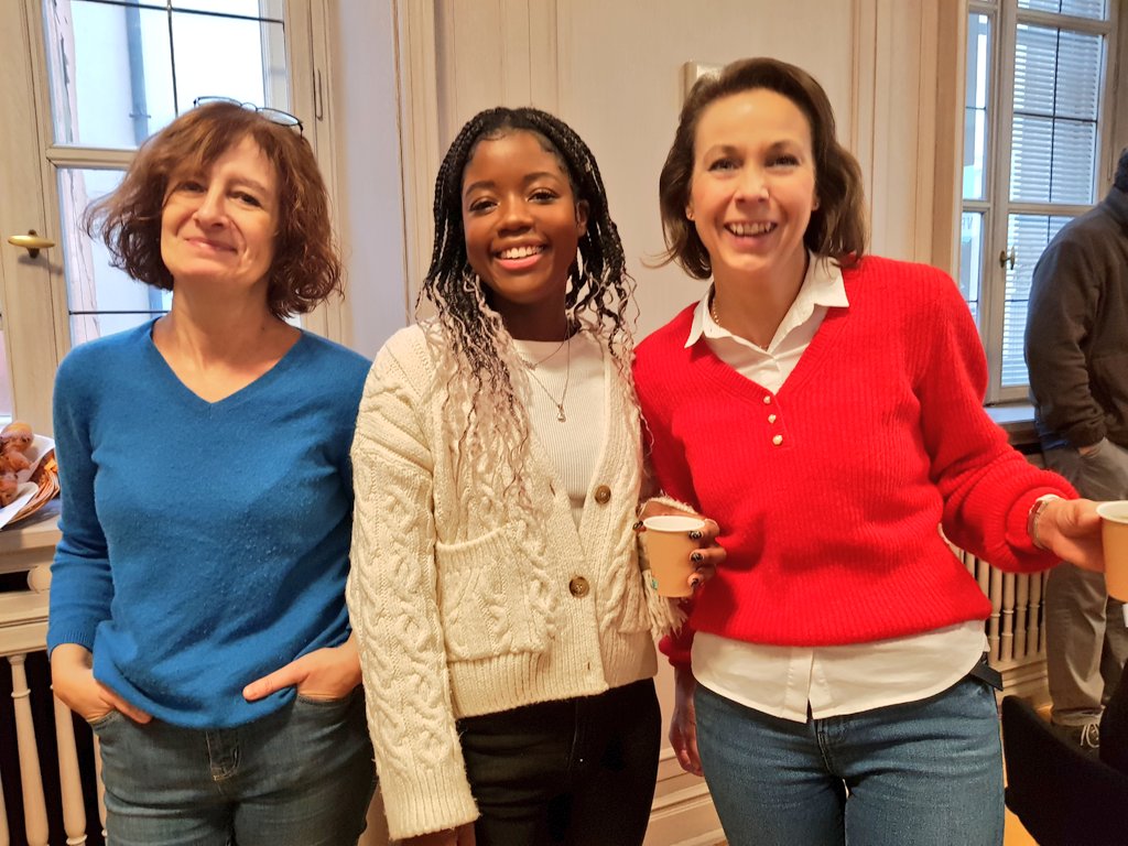 ❄ Dernière réunion plénière de la <a href="/MLPEStrasbourg/">Mission Locale Strasbourg Eurométropole</a> de l'année pour échanger sur les perspectives 2023.

🎄On verra ce que nous réserve l'avenir mais là on est bien dans l'actualité du moment 😅 🇨🇵  #StrasbourgCapitaleDeNoel #AllezLesBleus 
#MissionLocale #Strasbourg #team