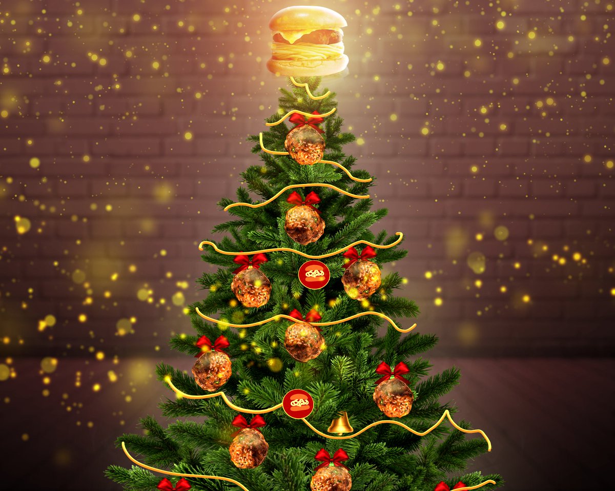 PastaBurgR_US's tweet photo. Never decorate on an empty stomach... 😅 #PastaBurgR #MerryChristmas https://t.co/2BQcIEcFTi