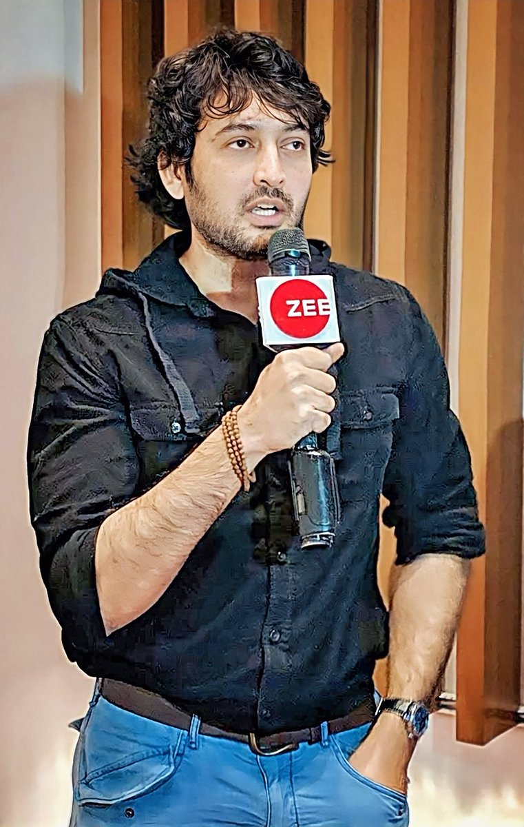 Amitriyaan's tweet photo. Promotion ki circus wala siyapa 🎞️
#promotion #pr #practivity #pressconference #media #questionanswer #movie #beforerelease #filmmaking #actor #amitriyaan https://t.co/Or1ADxRKA0