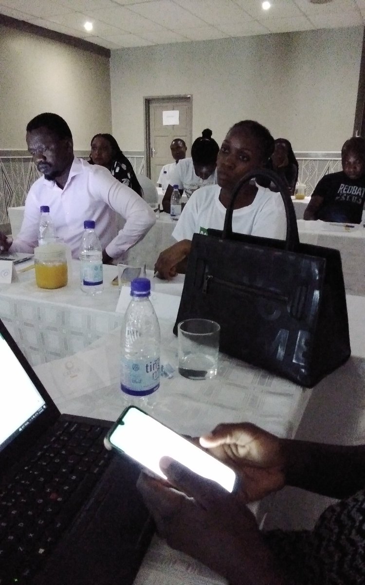 refiaso's tweet photo. National budget analysis  currently underway @cresta oasis in Harare with @FMaguwu taking us through key stakeholders in mining development, their roles and responsibilities  in policy and strategy development @CNRG_ZIM @mlevu28 @BillianMatambo https://t.co/GKiwcvhFLp