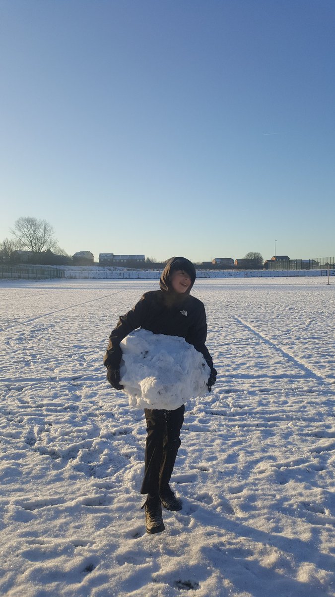 LadybridgeLs's tweet photo. Mentoring. exploring and collecting footprints at @LadybridgeHigh https://t.co/fYhBAiDDZ4