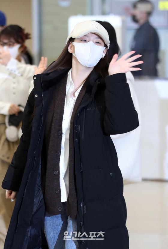 rwrforkep1's tweet photo. [221215]
#CHAEHYUN's entry article photos 📸

🔗https://t.co/lS5jviYXb5
🔗https://t.co/zwA2KlRmWw
🔗https://t.co/7ihUDuUrJe

#김채현 #KIM_CHAEHYUN #채현 #Chaehyun #케플러 #Kep1er https://t.co/qyKrrLIBcY