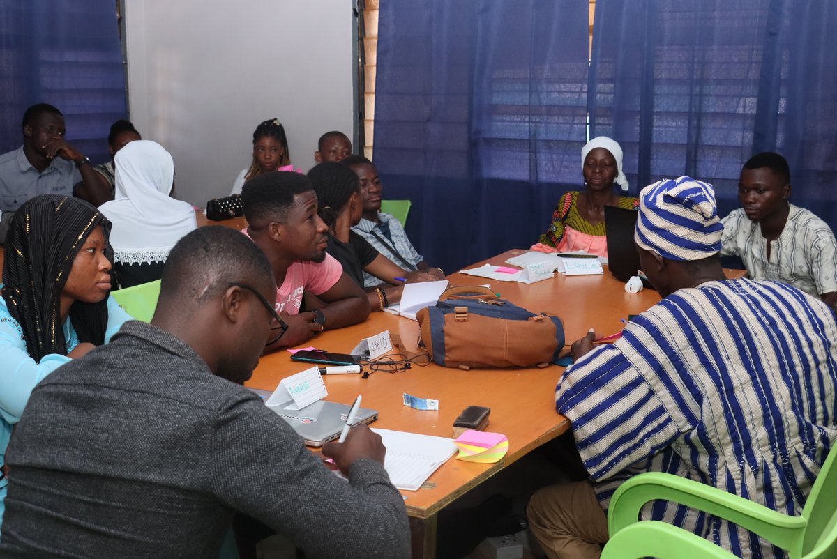 Luchyba's tweet image. I facilitated the first session of the @KomsekoGH #Digital #Job #skill in Wa. Thanks, @DigitalOppTrust and @Ghanathink for putting this together for the #youth in Wa.