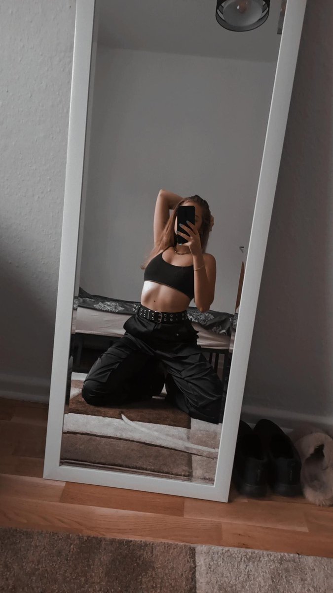 N_iina2's tweet photo. Good morning ❤🖤 https://t.co/rAyKom2yQ4
