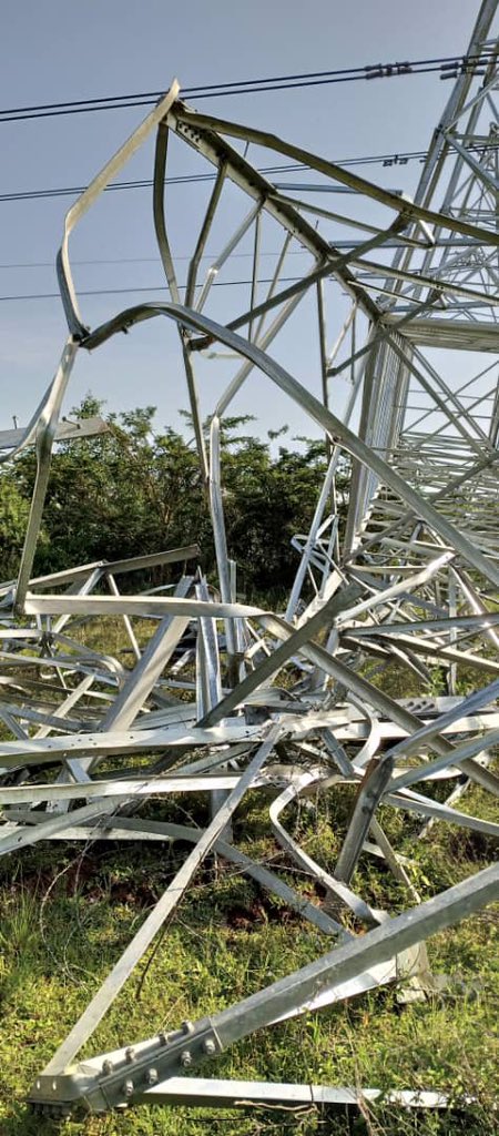uetcl's tweet photo. UETCL informs its stakeholders and the general public that 5 transmission towers on the Karuma-Kawanda 400kV transmission line were vandalized and collapsed. Please report vandals to the nearest police station and let's work together to fight this vice. https://t.co/cCHuHimXQ6