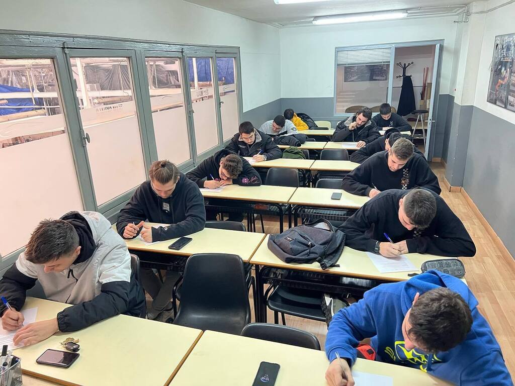 RSGrup (@rsgrup) on Twitter photo #rsgrup. Día de examen primer trimestre curso 2022-2023. #rsgrup. Día de examen primer trimestre curso 2022-2023.