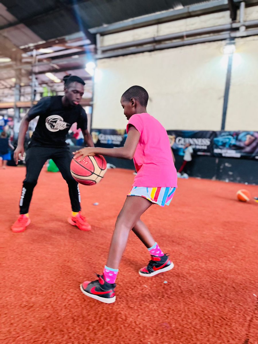 ihoopsbball's tweet photo. ➡️The talent and potential on these iHoopers is brilliantly promising👇....join our @ihoopsbball coaches for continued work on your 🏀 skillset throughout the year👌
#PlayerDevelopment
@979chamberz @ByaruhangaAnita @danielnuwe @aceng_racheal @moses_opio @BamulekeIbra @lwasabad https://t.co/xeQSvFFiUP