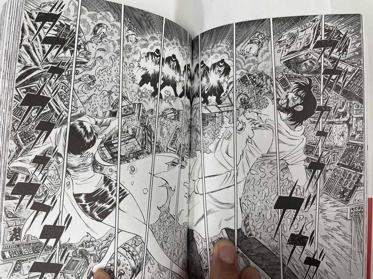 @horindobaba あっスカルマン、もう店頭に並んでる‼︎宣伝しなくちゃ‼︎
石ノ森章太郎先生原作と言う事で、雰囲気を出すために当時はまだ一般的でなかった「まんま演出」を実験的にやってみました‼︎こう言うやつです! 