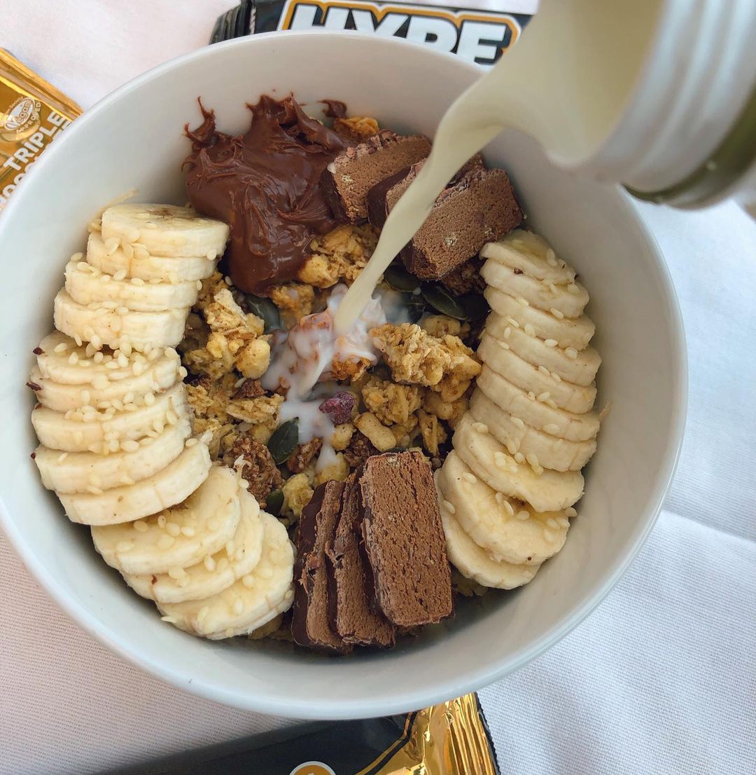 Triple Chocolate loaded oats😍

📸 @oatsinmybowl