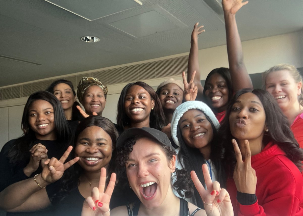 Great picture from the final dance fit session of 2022 with <a href="/FionaLedgard/">Fiona Ledgard PT</a> - our new active campus timetable for term 2 can be found through the link in our bio 💙🧡 #WeareMMU