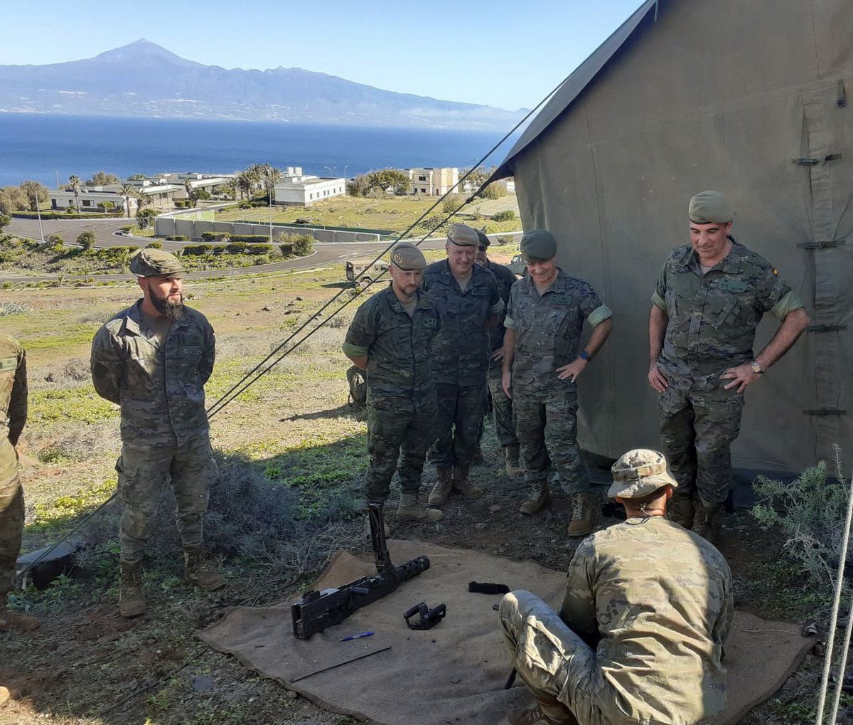 Mando de Canarias tweet media
