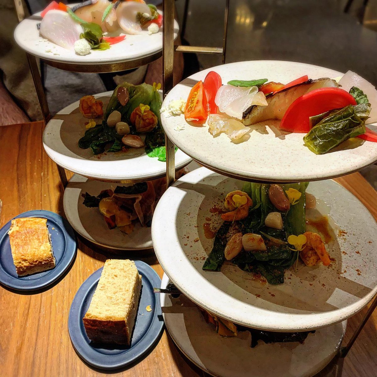 Yukalyn_MOON71's tweet photo. #京都グルメ #ランチは、SNSで見て気になっていたお店。
#erutan #エルタン へ→ erutan_kyoto
ここはミシュラン星獲得の徳吉シェフ監修のディナーメニューが楽しめるカジュアルダイニング。
旬の野… https://t.co/daZnJhjjku https://t.co/GGThTnQ1Ri