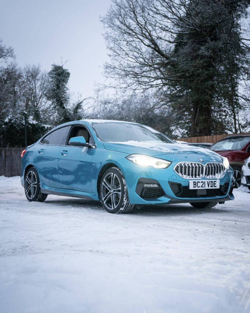 Take a look at this absolutely stunning 2021, BMW 2 Series 218i M Sport Gran Coupe! Looks fantastic in the snow! ❄️ 

It’s an absolute head turner with this vibrant blue that will be sure to draw some attention on the streets! 🤩

Available for viewin… instagr.am/p/CmLv7TsoG_Z/
