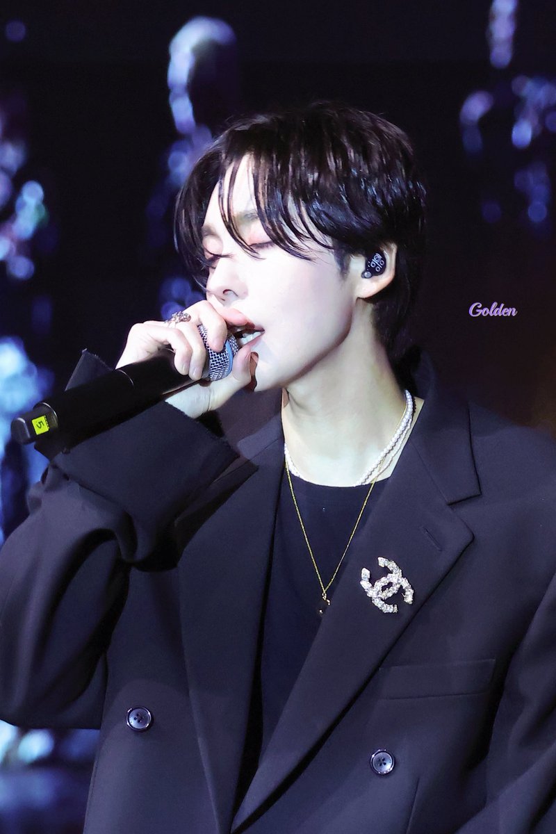 Golden_0817's tweet photo. 221210 MIC_ON_in_THAILAND 
#김진우 #JINU #위너 #Winner https://t.co/SG20fTQd7U