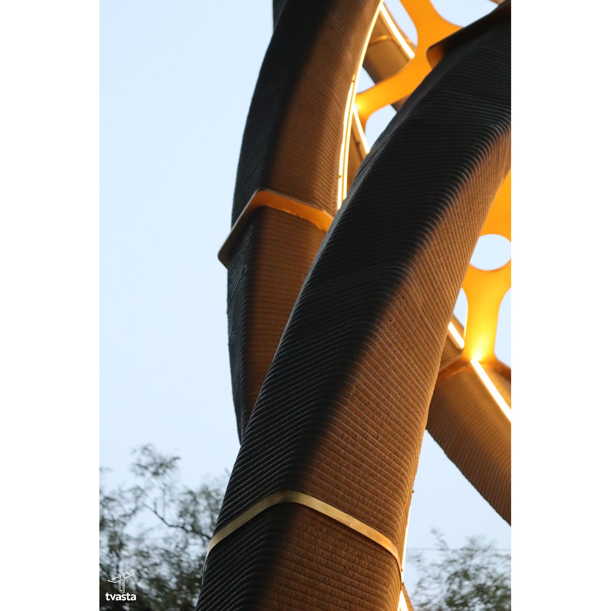 Tvasta3D's tweet photo. Check out our recent post on https://t.co/QudSpjOnS7 to know more about the Assembly & Installation of India’s FIRST 3D Printed Monument!
#3dPrinting #Concrete3DPrinting #SustainableConcrete #AutomatedConstruction #ParametricArchitecture #MakeInIndia https://t.co/VFgHOoyLjz